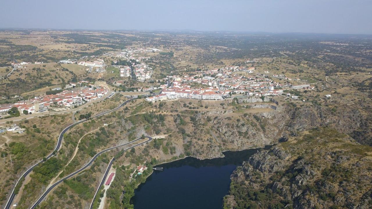 Pensao Vista Bela Hotell Miranda do Douro Eksteriør bilde